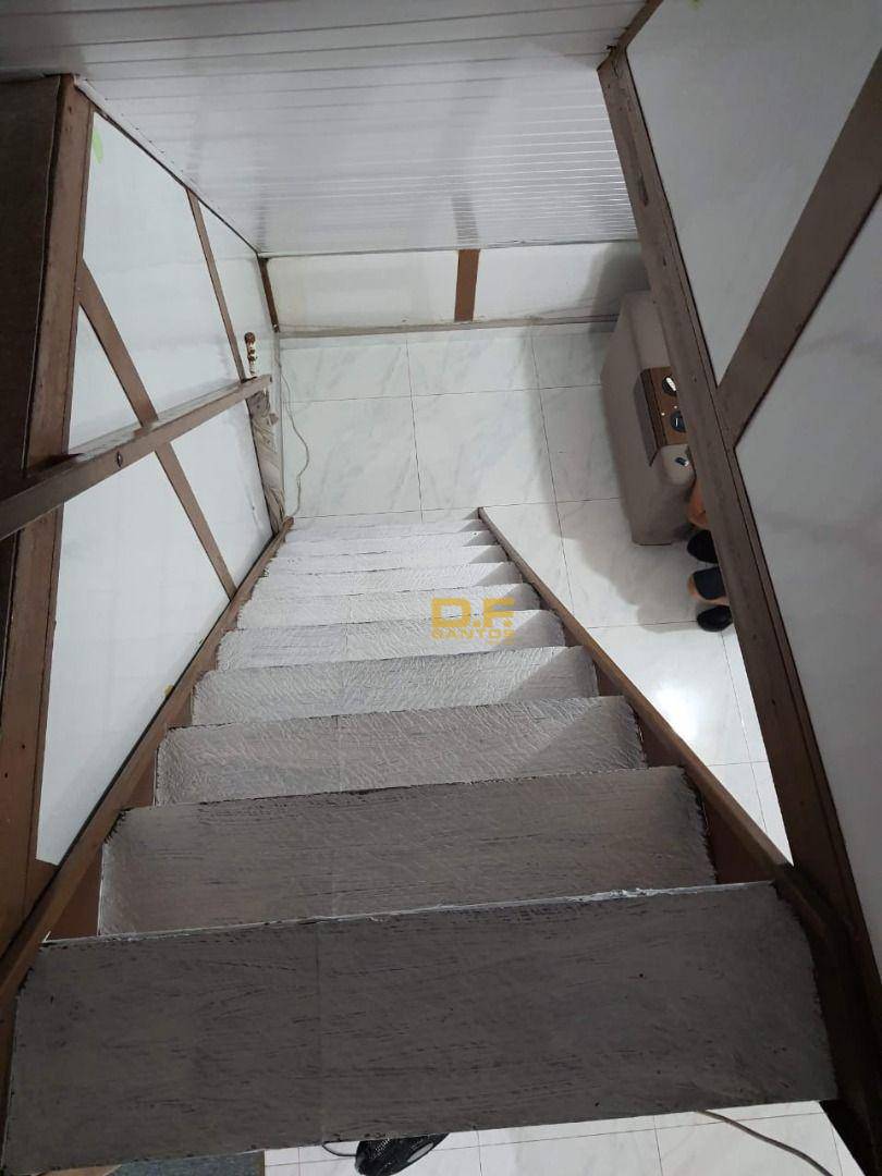 Sobrado à venda com 2 quartos, 130m² - Foto 2