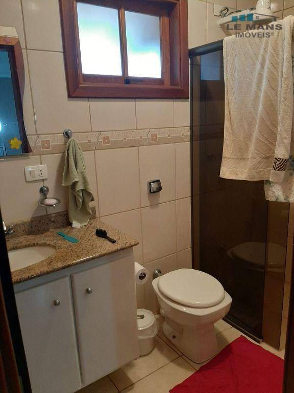 Casa à venda com 3 quartos, 225m² - Foto 20