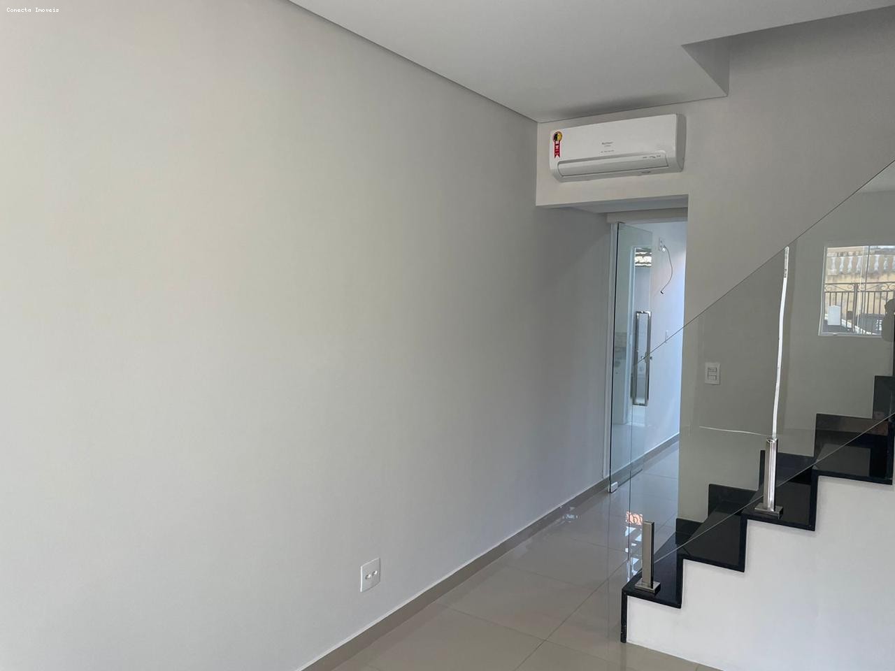Casa à venda com 2 quartos, 70m² - Foto 5