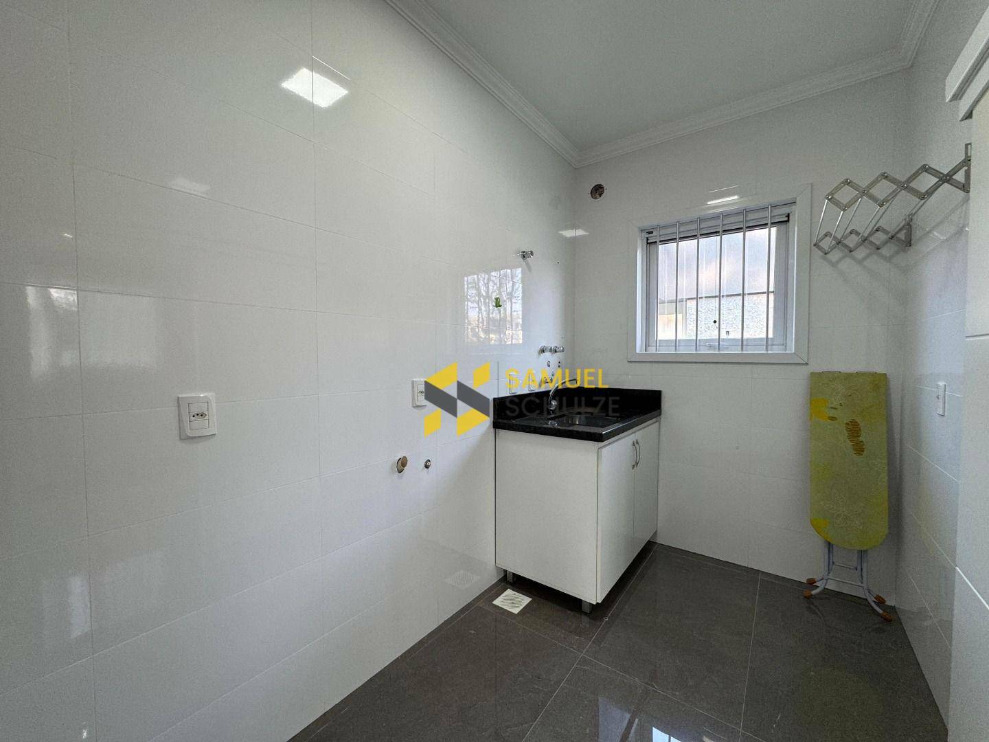 Casa de Condomínio à venda com 3 quartos, 214m² - Foto 5