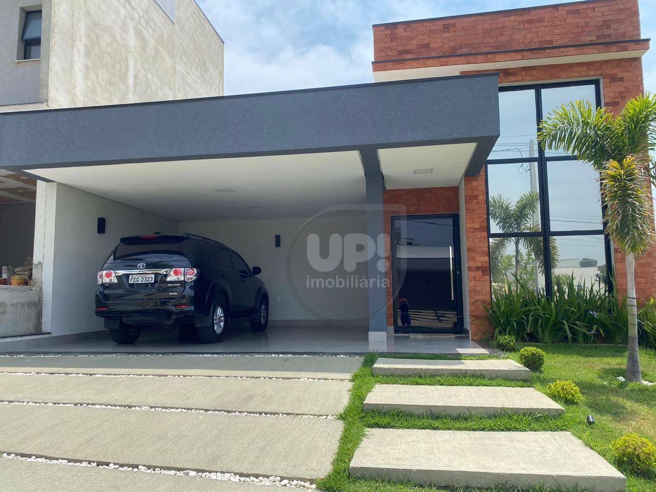 Casa de Condomínio à venda com 3 quartos, 184m² - Foto 1