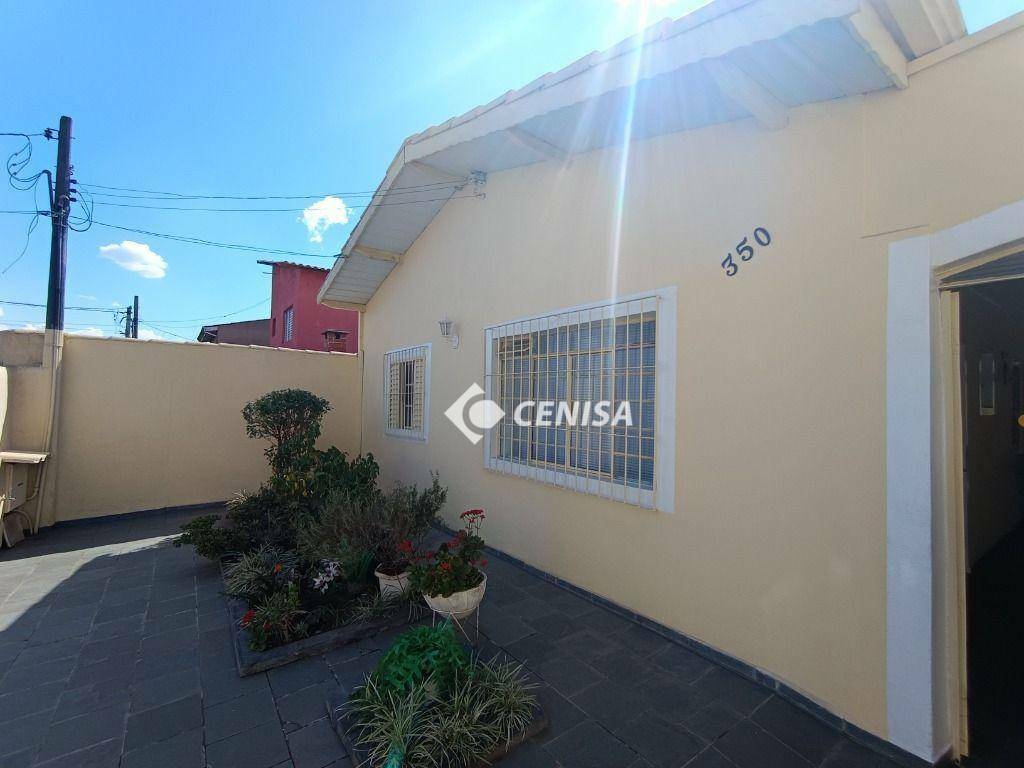 Casa à venda com 4 quartos, 220m² - Foto 2