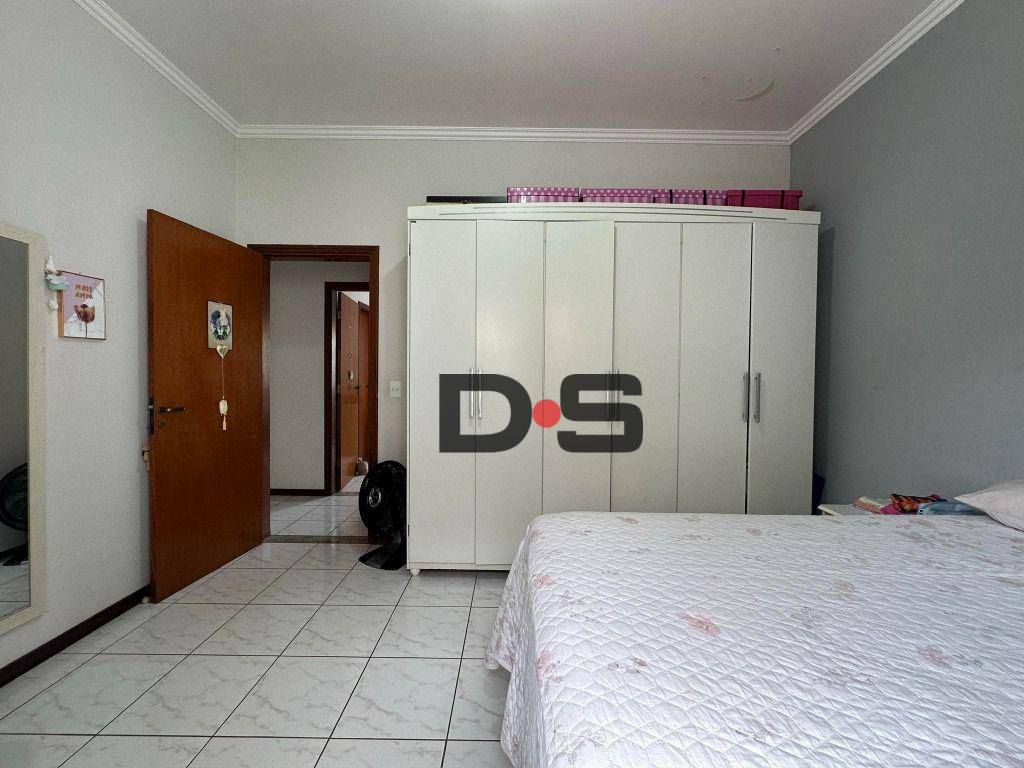 Casa à venda com 3 quartos, 152m² - Foto 5