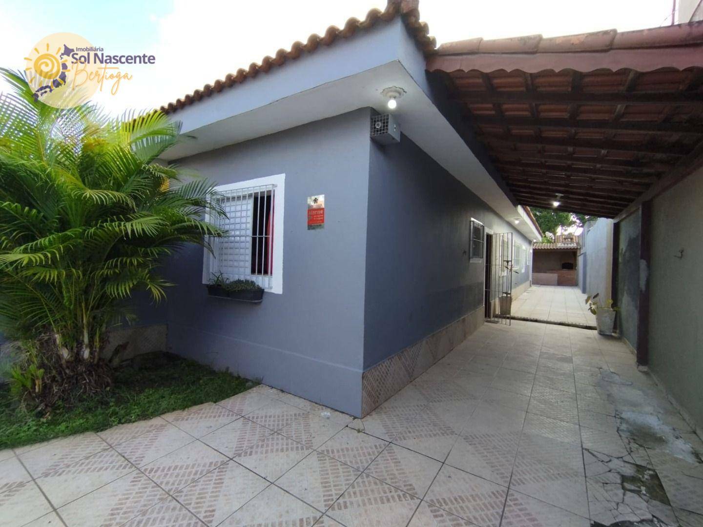 Casa à venda com 2 quartos, 101m² - Foto 1