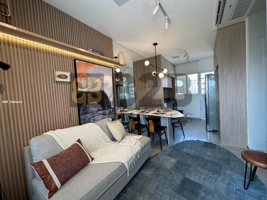 Casa à venda com 2 quartos, 44m² - Foto 2