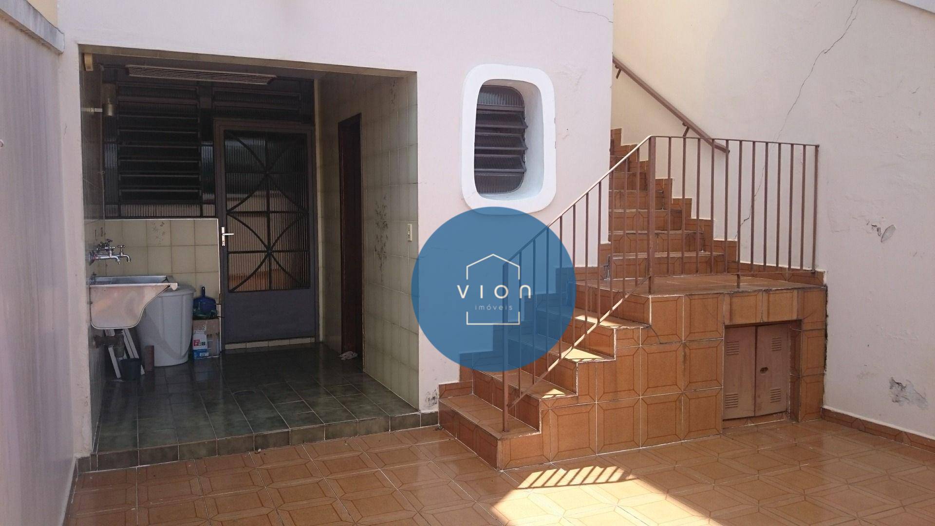 Casa à venda com 2 quartos, 180m² - Foto 7