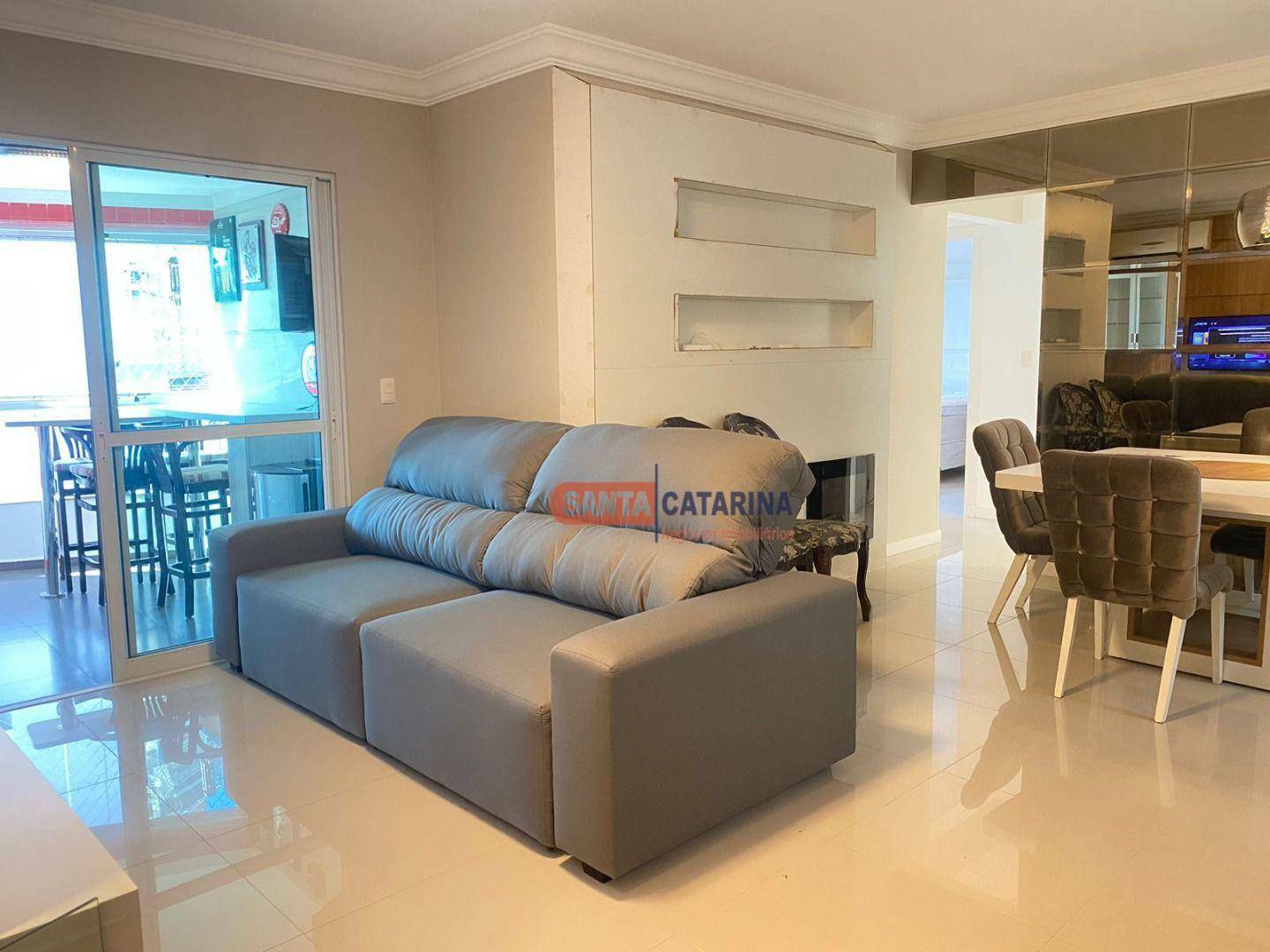 Apartamento para alugar com 3 quartos, 105m² - Foto 1