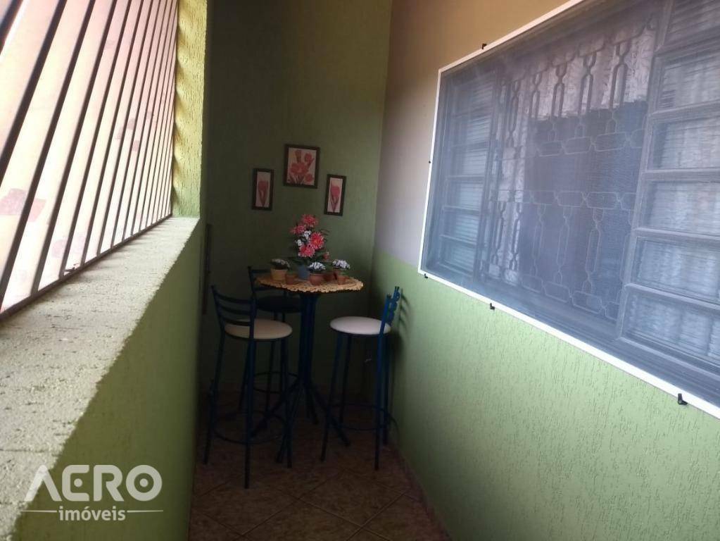 Casa à venda com 4 quartos, 171m² - Foto 15