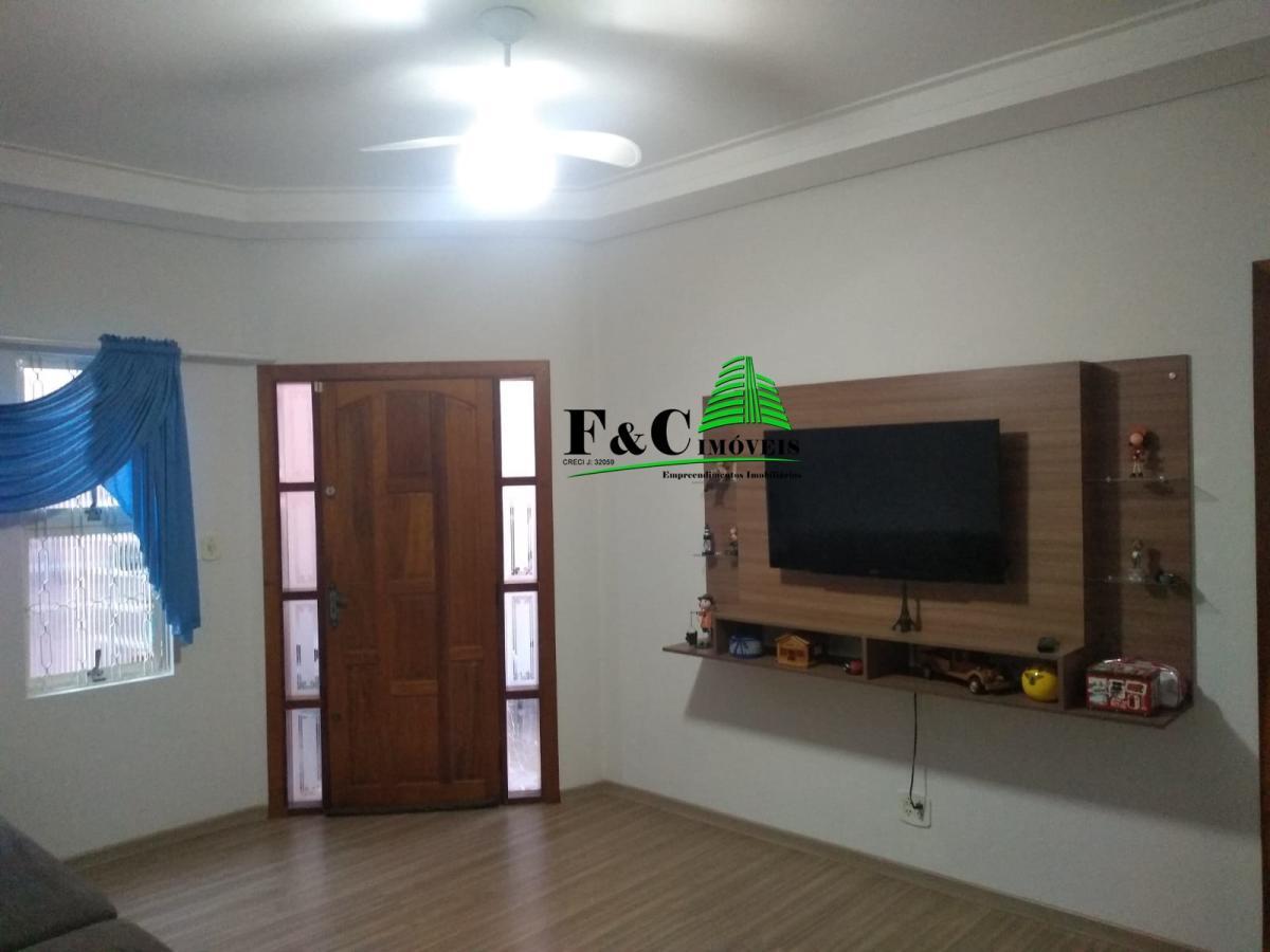 Casa à venda com 2 quartos, 140m² - Foto 4