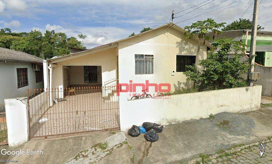 Casa à venda com 3 quartos, 189m² - Foto 1