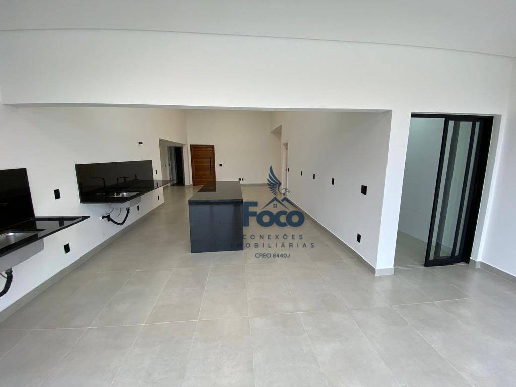 Casa à venda com 3 quartos, 180m² - Foto 4