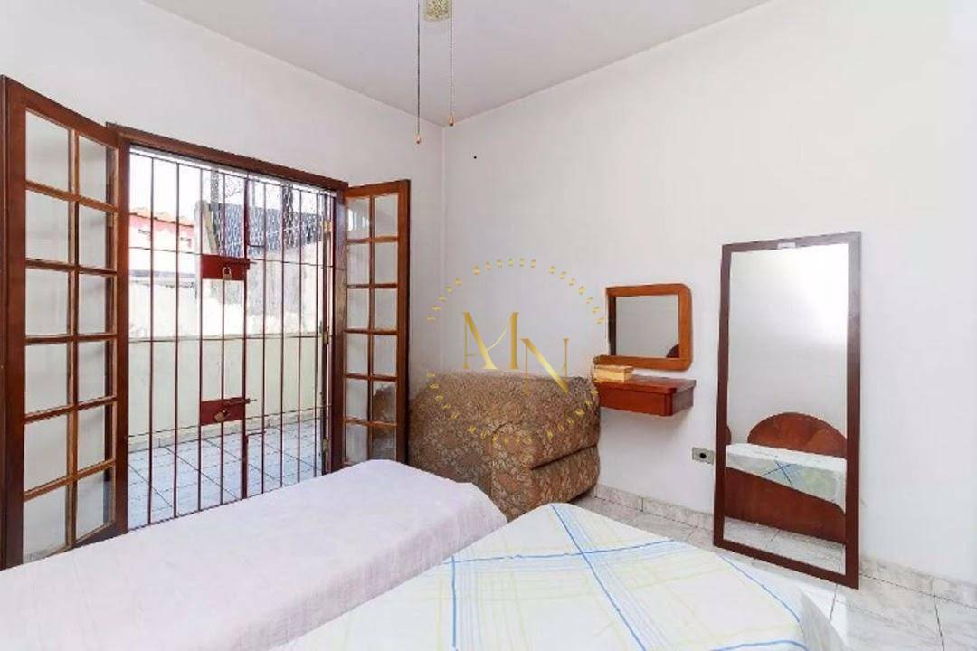 Casa para alugar com 4 quartos, 205m² - Foto 18