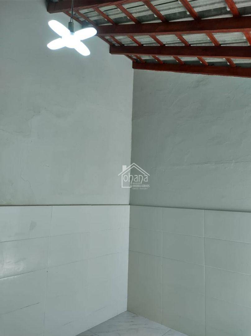 Casa à venda com 2 quartos, 100m² - Foto 4
