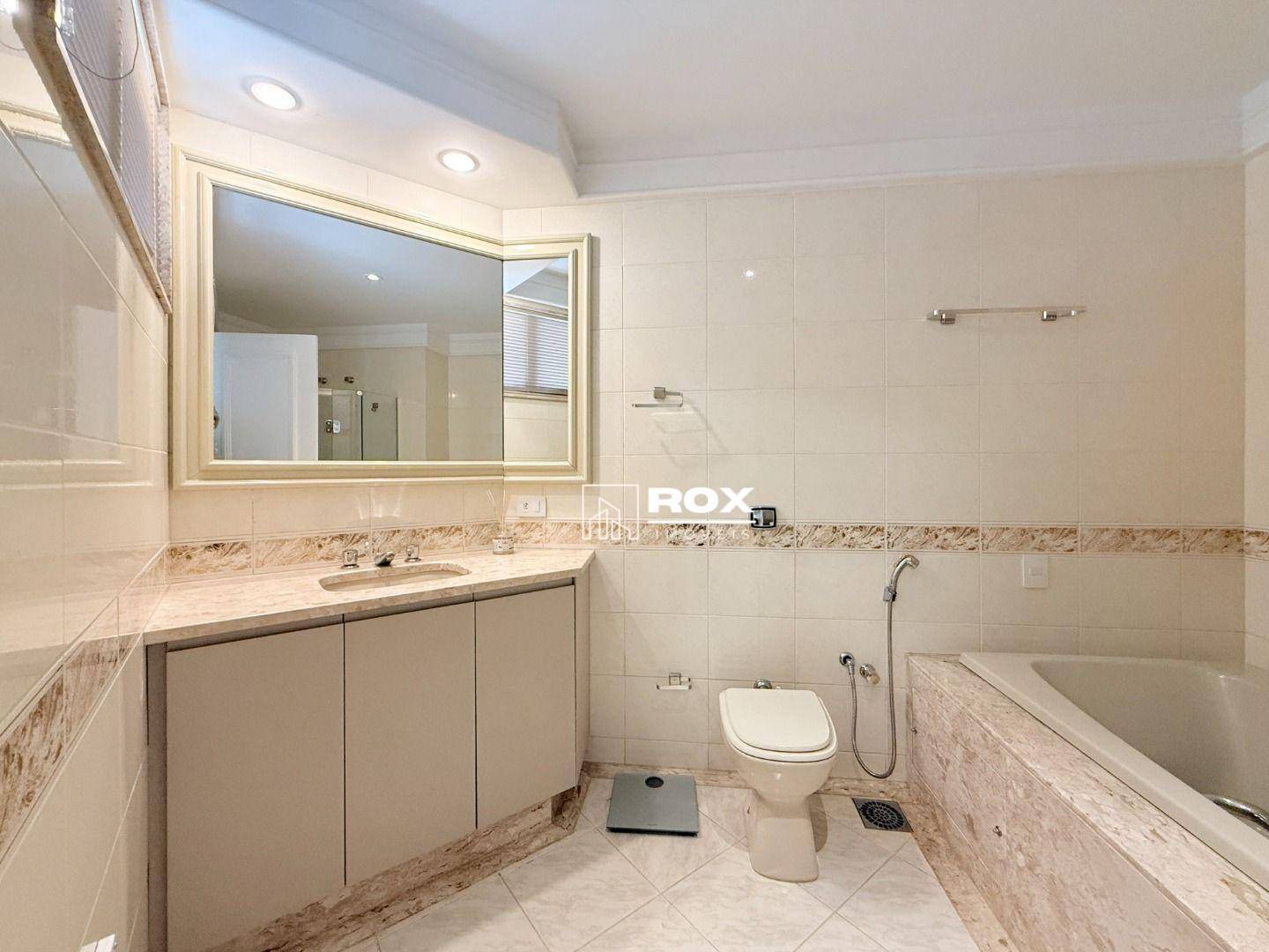 Apartamento para alugar com 4 quartos, 428m² - Foto 25