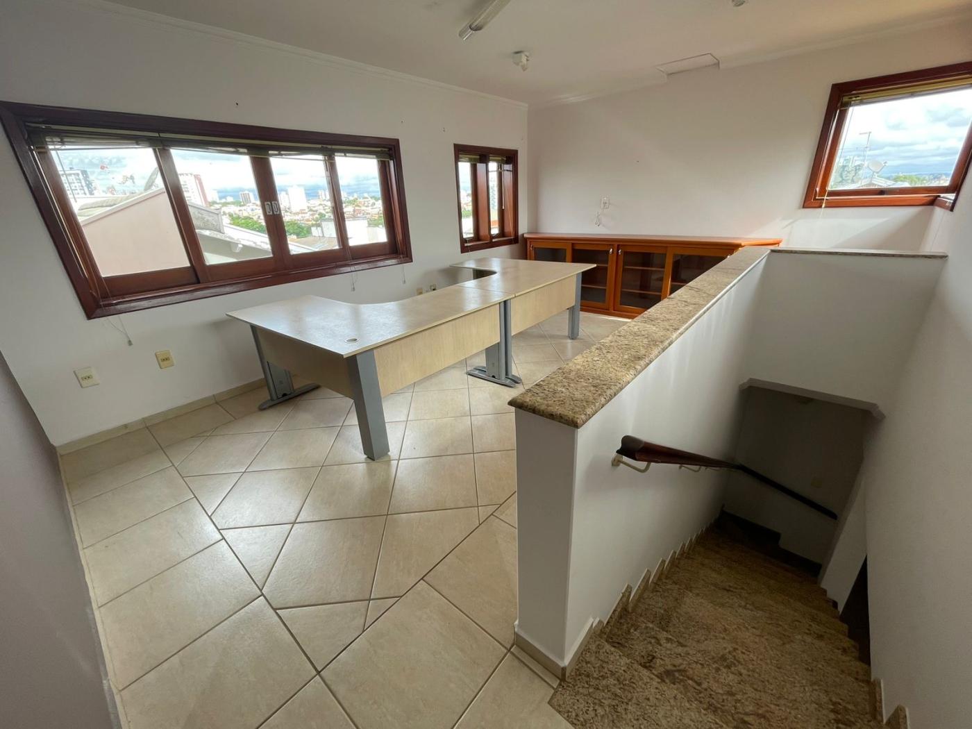 Casa para alugar com 3 quartos, 286m² - Foto 21