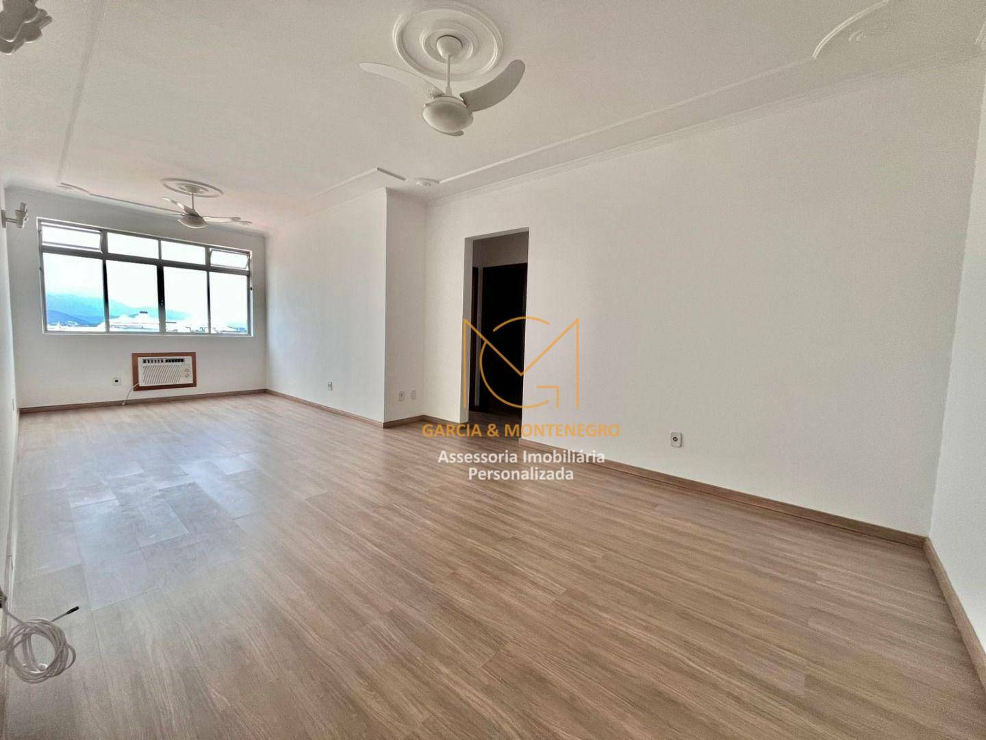 Apartamento à venda com 2 quartos, 115m² - Foto 1