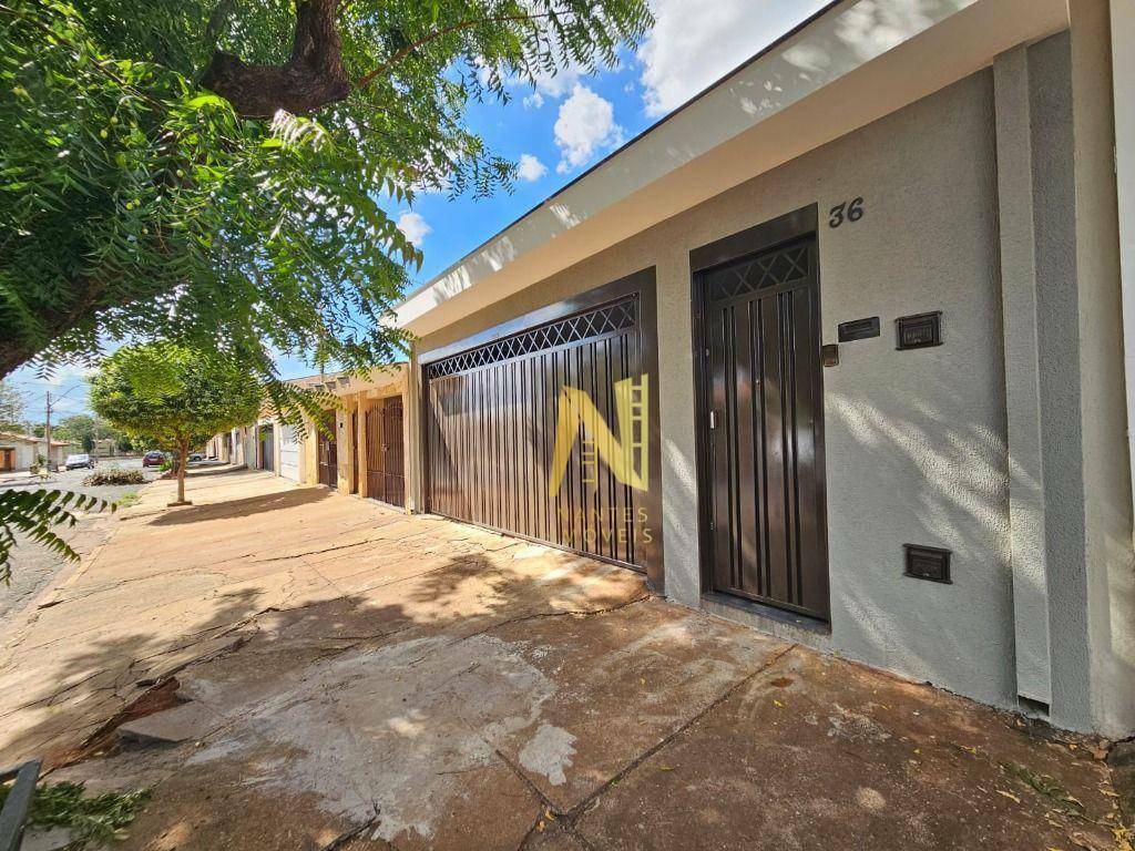 Casa à venda com 3 quartos, 162m² - Foto 2