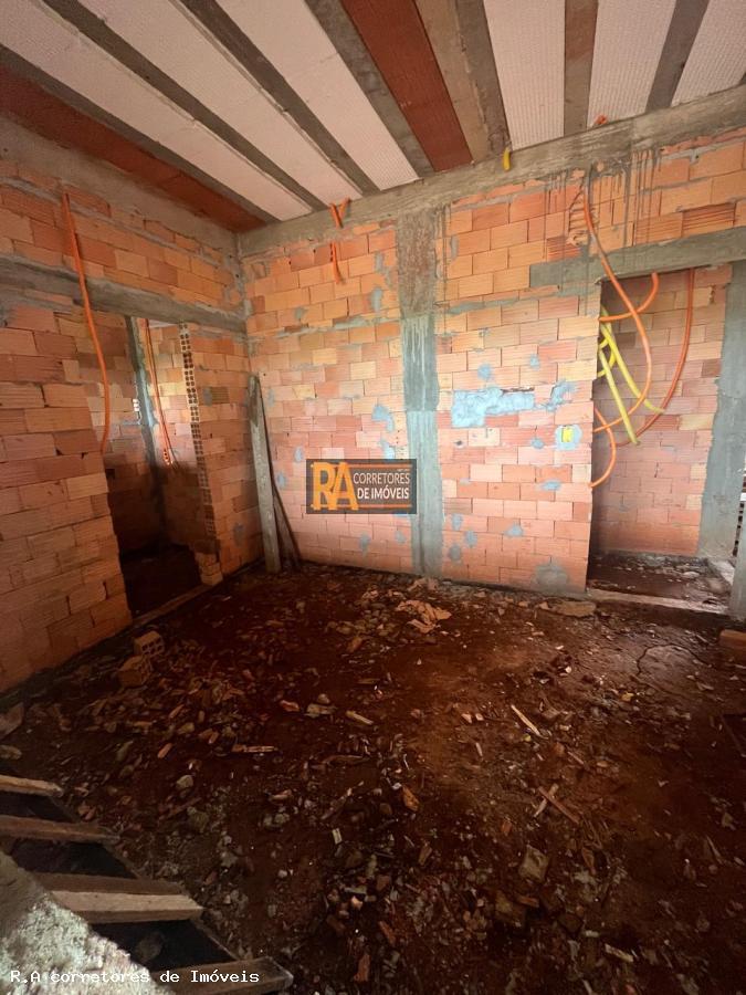 Casa à venda com 2 quartos, 200m² - Foto 8