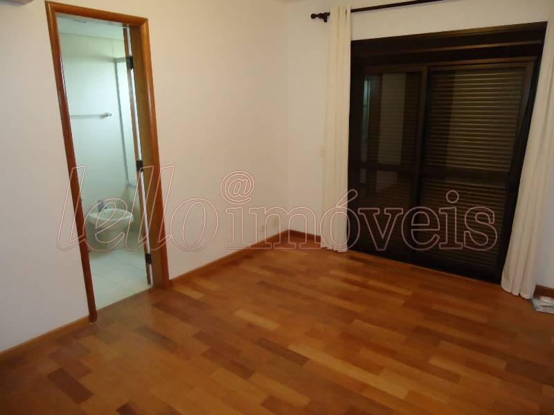 Apartamento para alugar com 4 quartos, 240m² - Foto 10