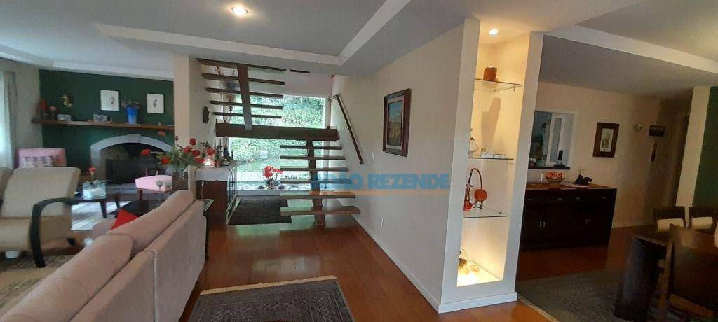 Casa à venda com 5 quartos, 320m² - Foto 16