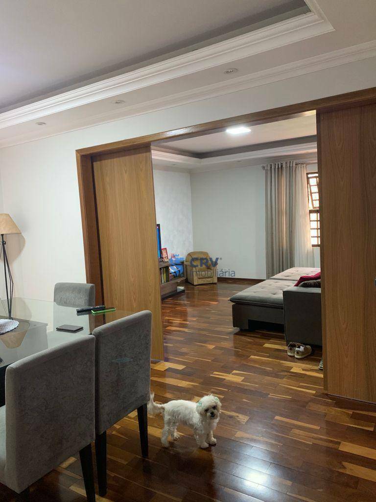 Casa à venda com 3 quartos, 250m² - Foto 4