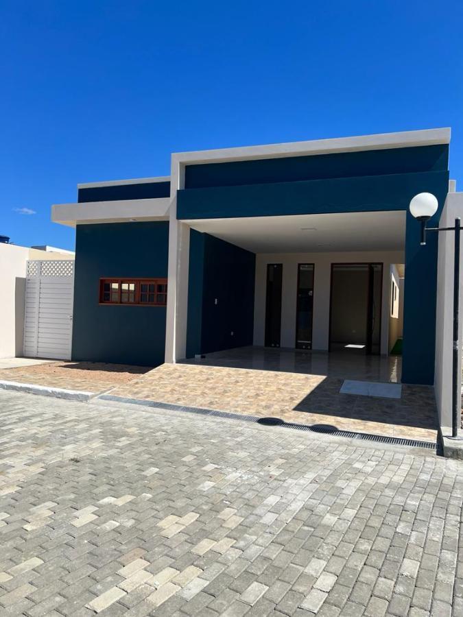 Casa à venda com 2 quartos, 200m² - Foto 1