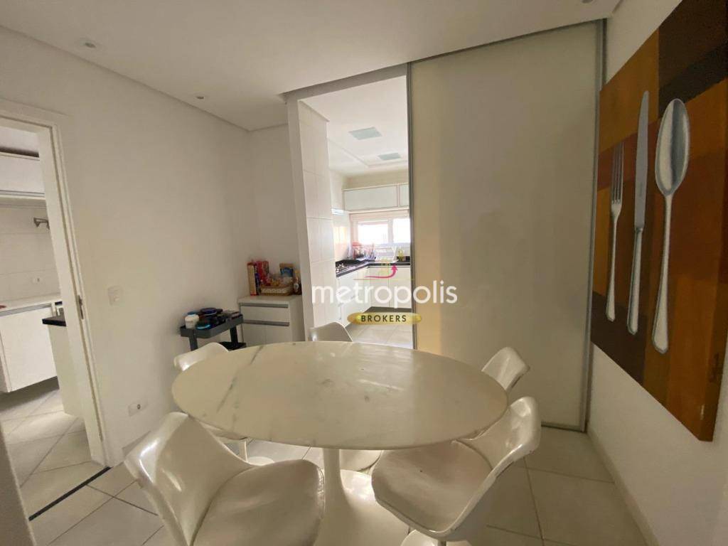 Apartamento à venda com 3 quartos, 240m² - Foto 4