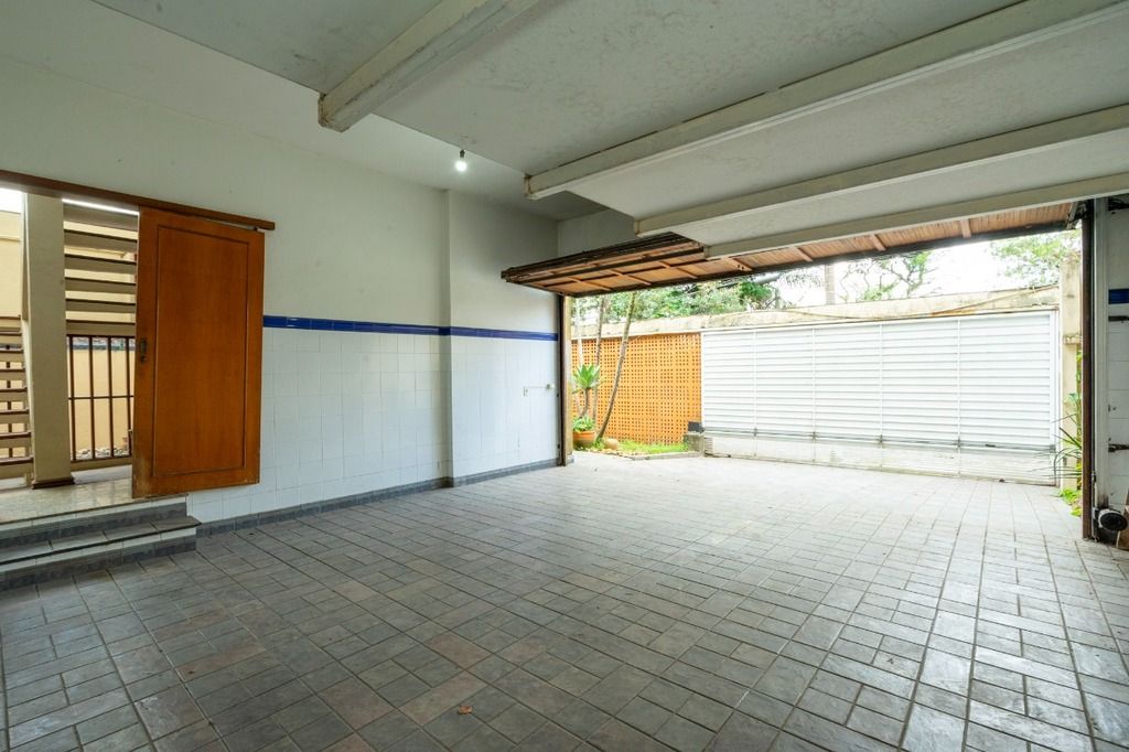 Casa de Condomínio à venda com 4 quartos, 233m² - Foto 30