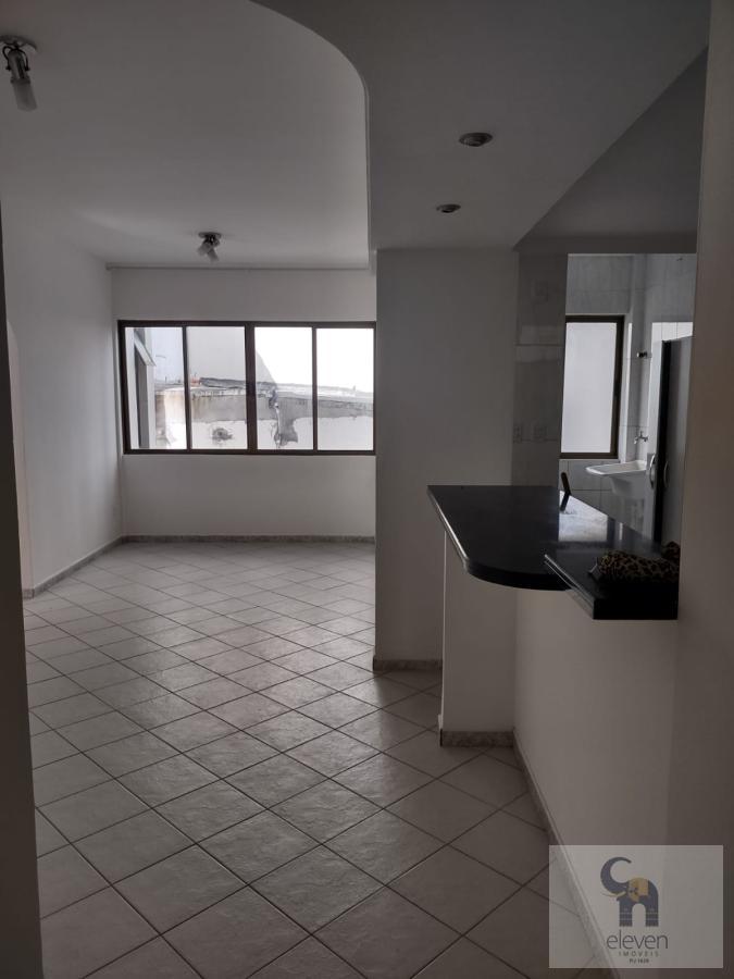 Apartamento à venda com 2 quartos, 64m² - Foto 4