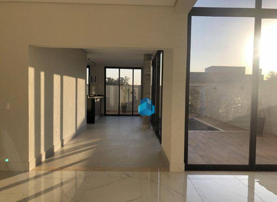 Casa à venda com 4 quartos, 310m² - Foto 11