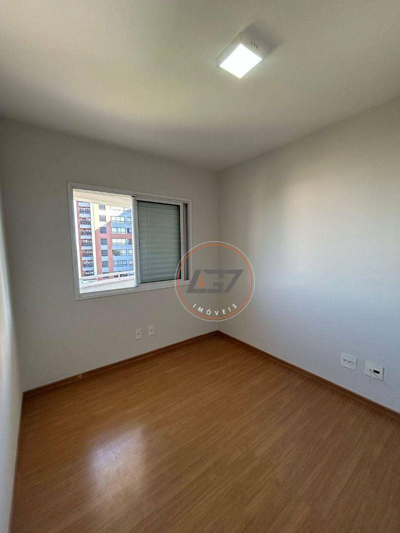 Apartamento para alugar com 3 quartos, 97m² - Foto 9