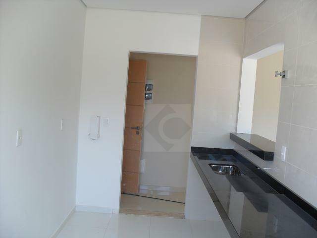 Apartamento à venda com 3 quartos, 80m² - Foto 1