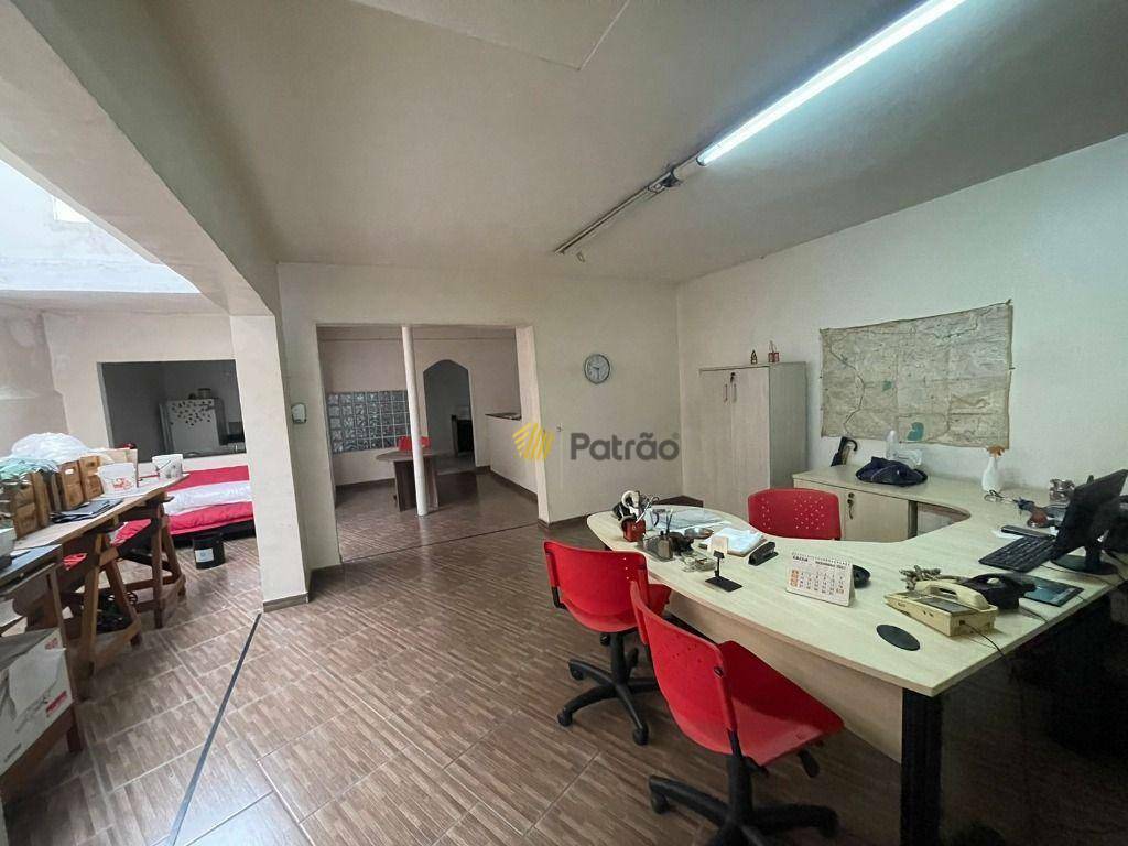 Sobrado à venda com 3 quartos, 195m² - Foto 2