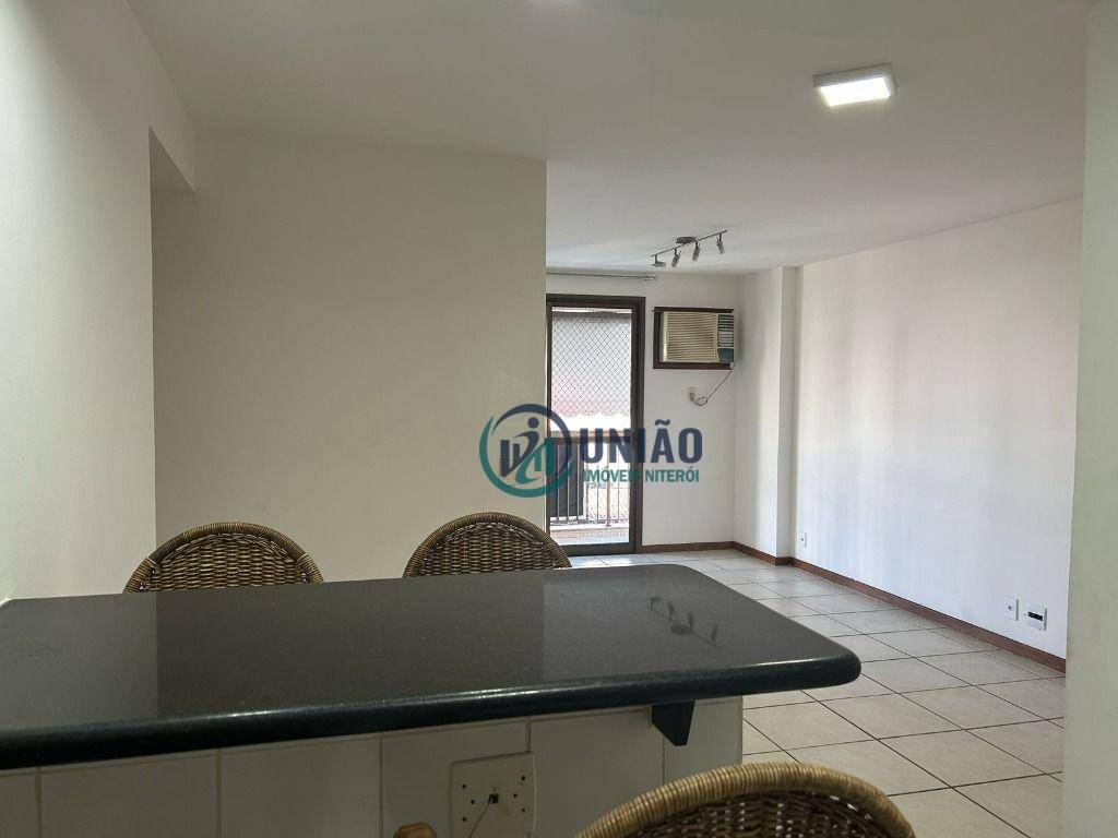 Apartamento à venda com 2 quartos, 90m² - Foto 4