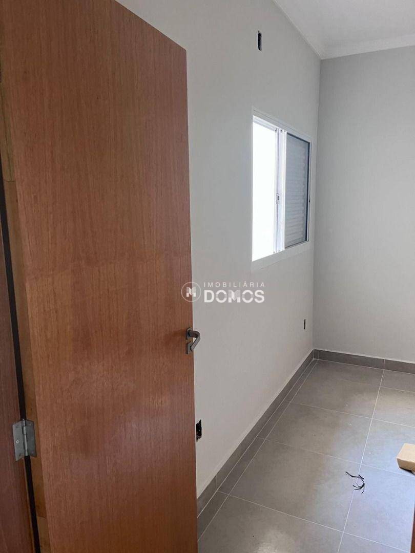 Casa à venda com 2 quartos, 80m² - Foto 5