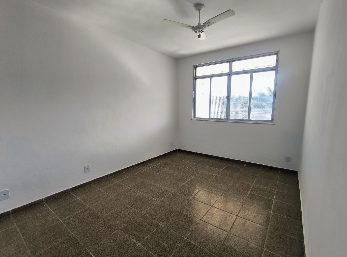 Casa à venda com 3 quartos, 600m² - Foto 7