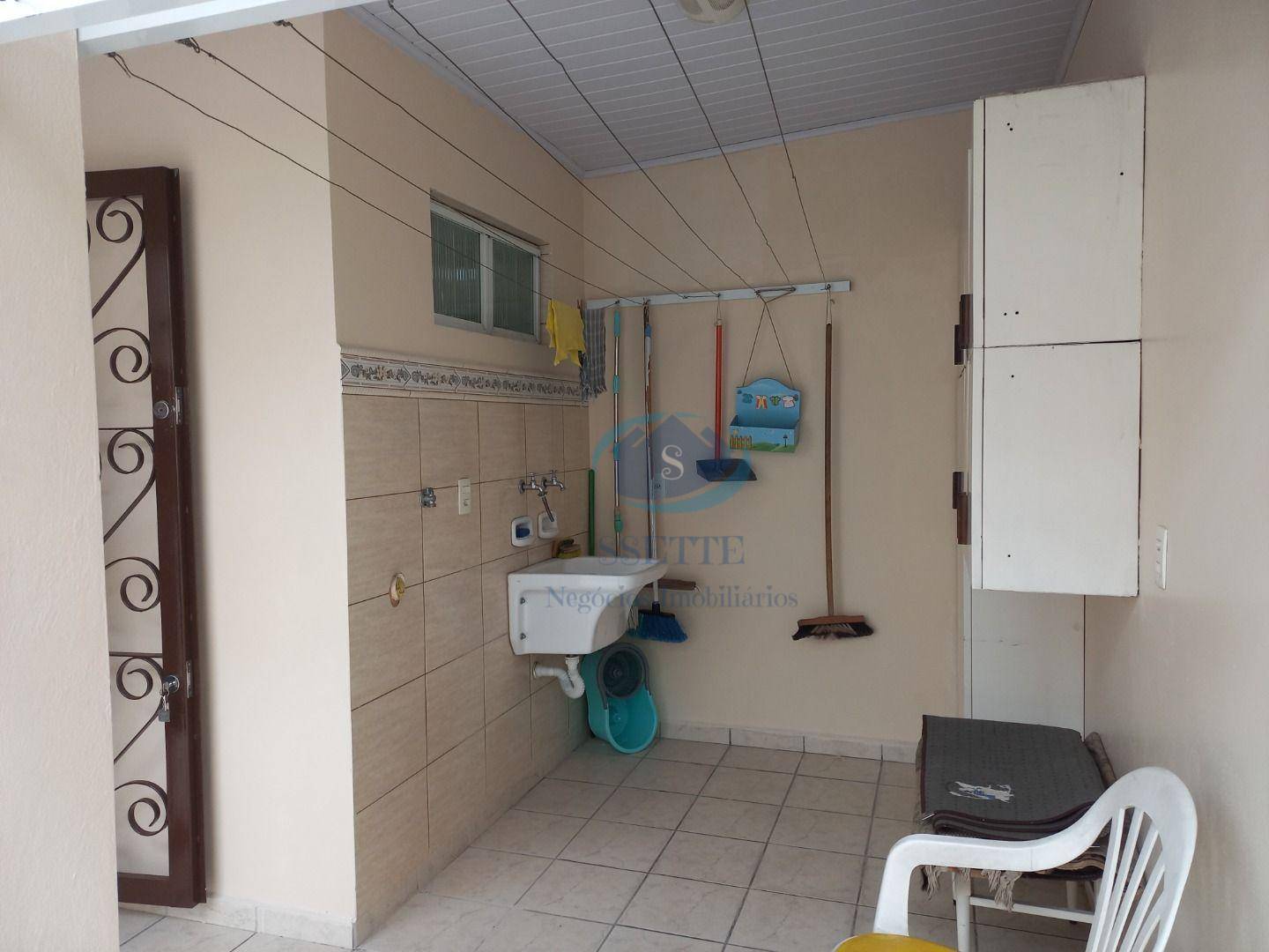 Casa à venda com 5 quartos, 198m² - Foto 40