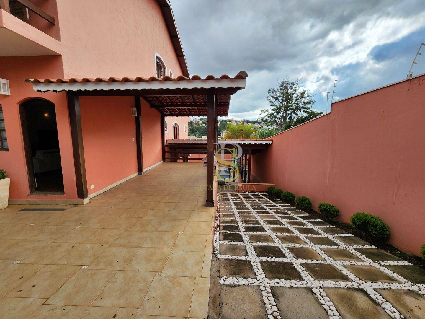 Casa à venda com 4 quartos, 230m² - Foto 4