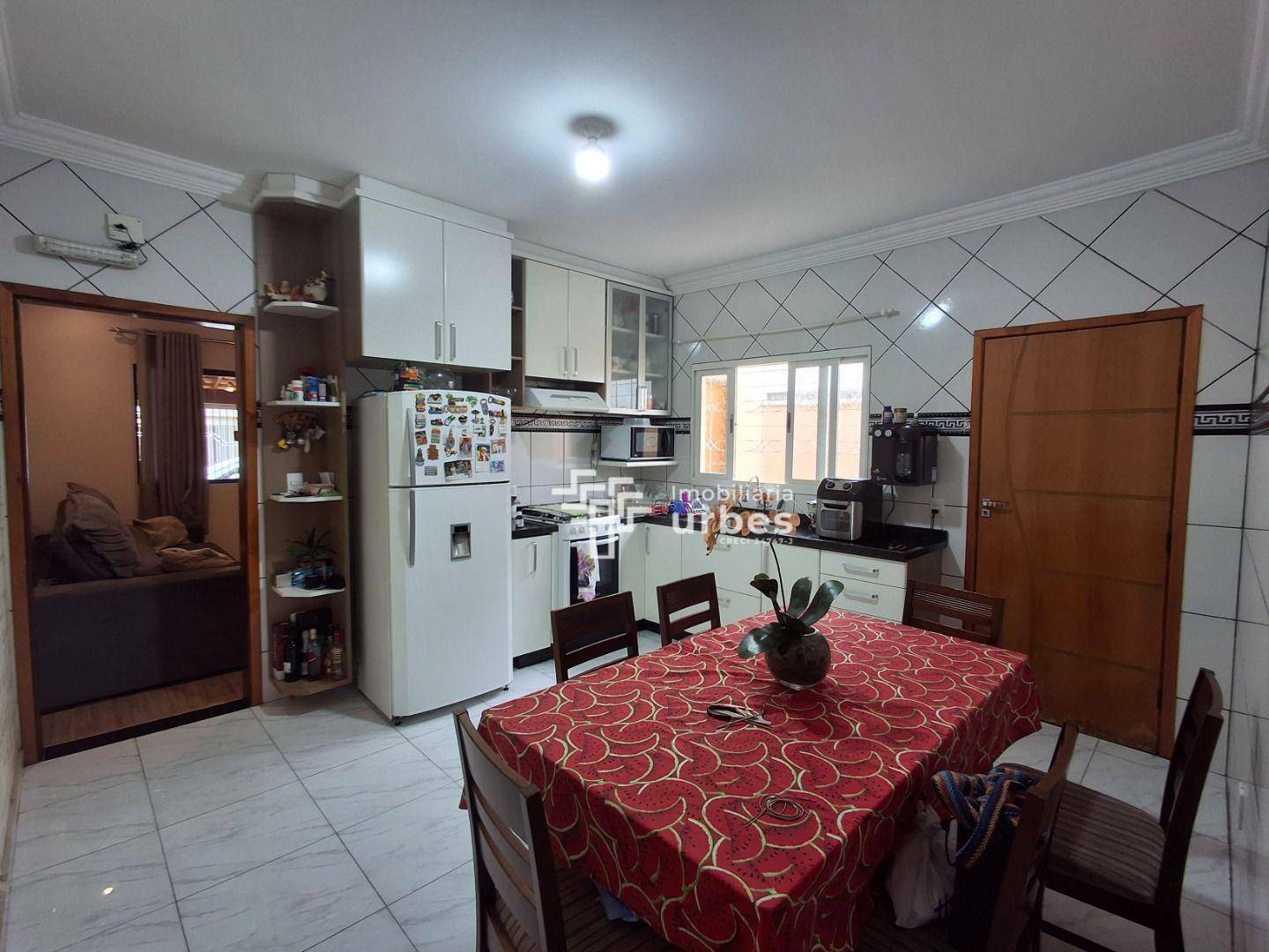 Casa à venda com 2 quartos, 90m² - Foto 3