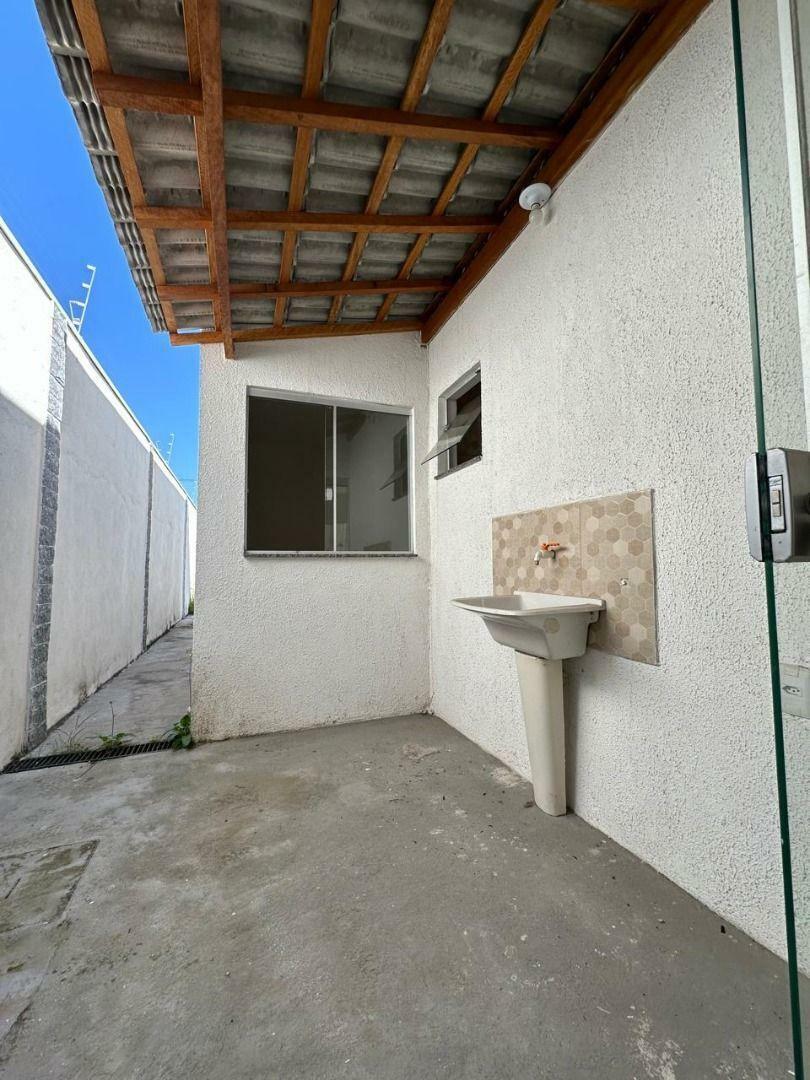 Casa à venda com 2 quartos, 60m² - Foto 17