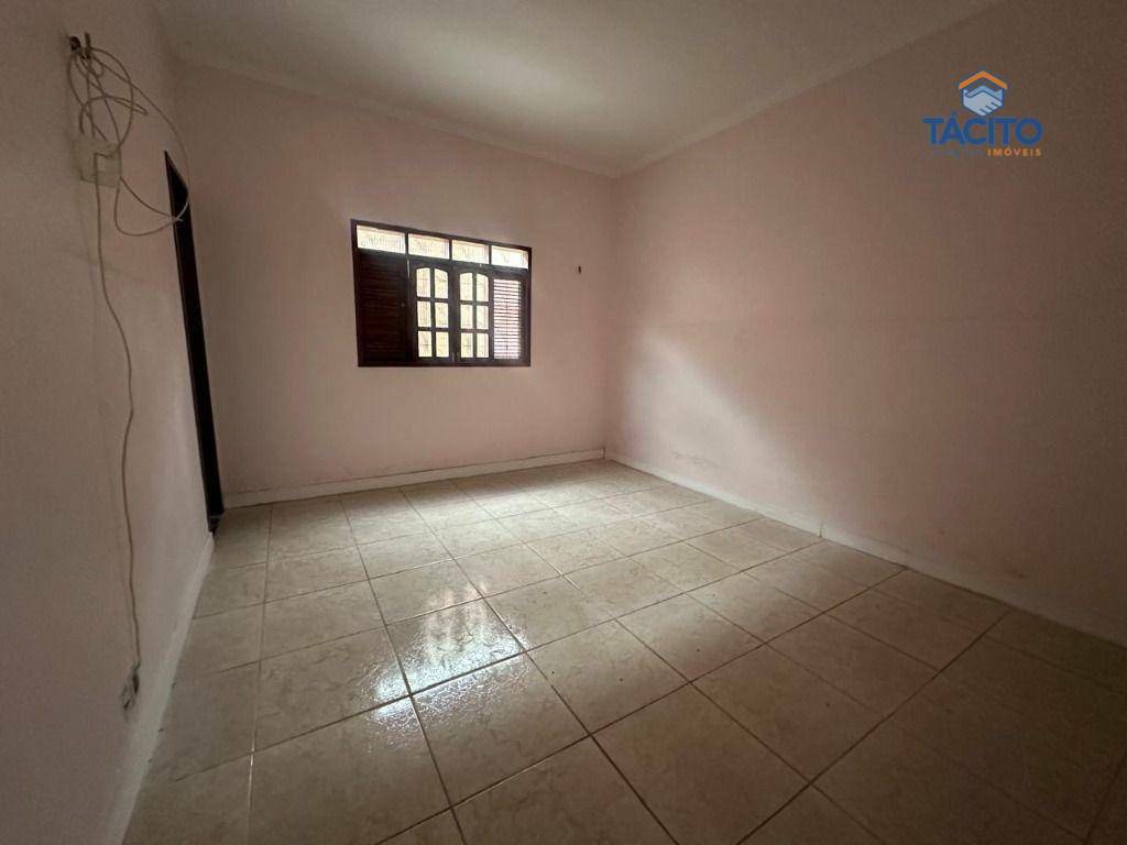 Casa à venda com 3 quartos, 200m² - Foto 13