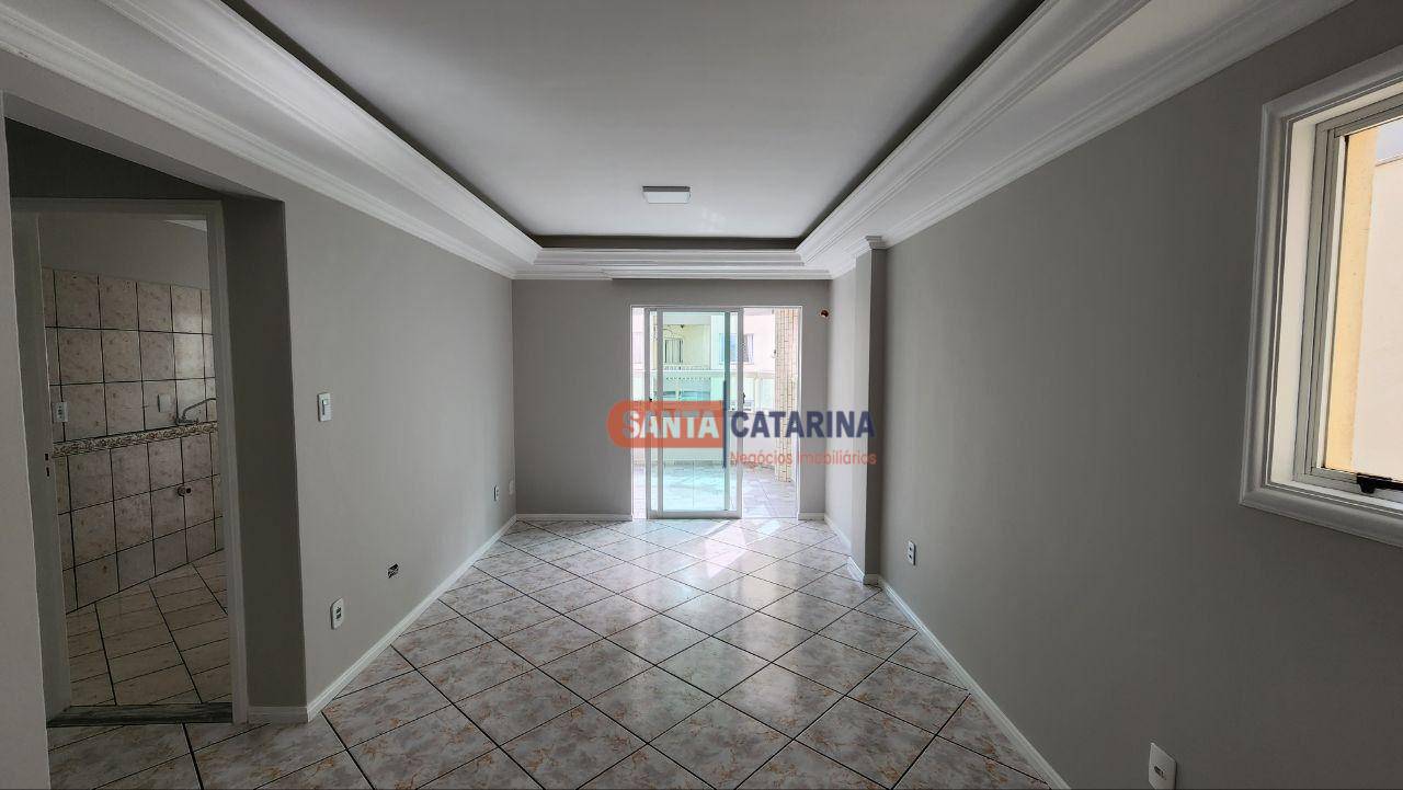 Apartamento para alugar com 2 quartos, 79m² - Foto 2