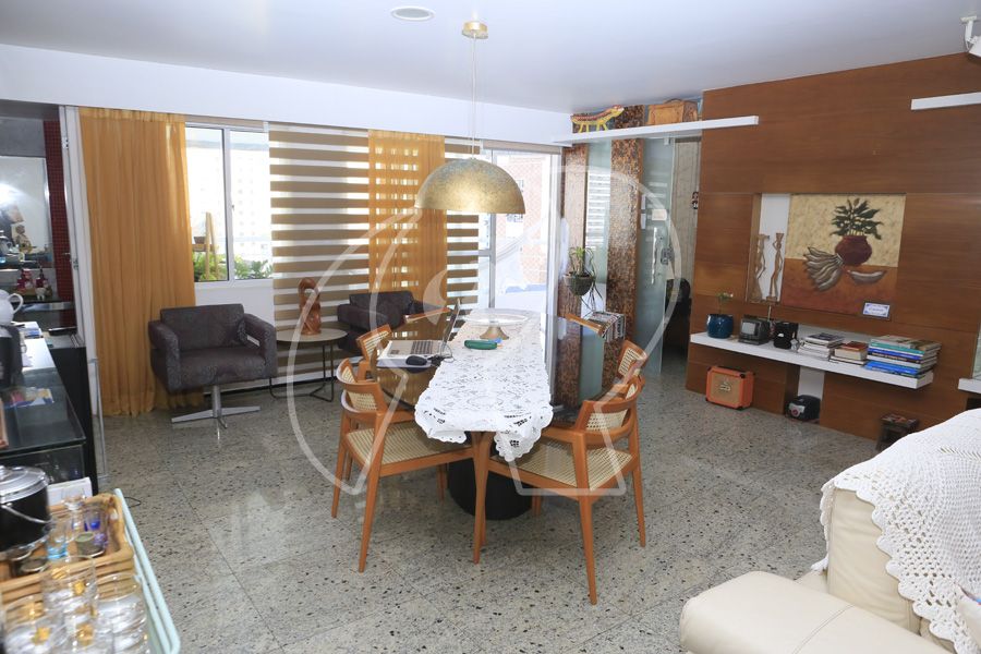 Apartamento à venda com 3 quartos, 218m² - Foto 1