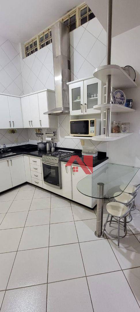 Casa à venda com 3 quartos, 263m² - Foto 27