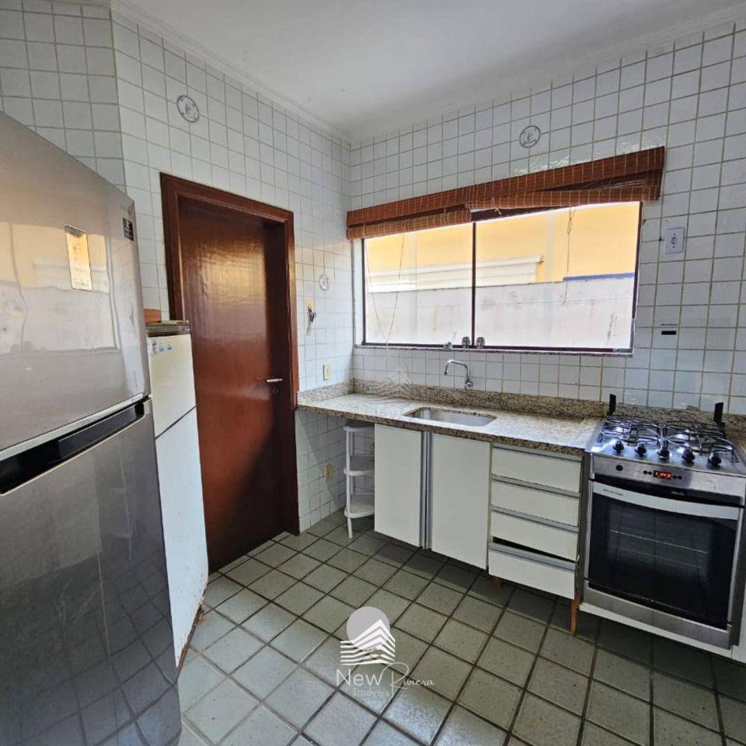 Casa de Condomínio para alugar com 4 quartos, 267m² - Foto 4