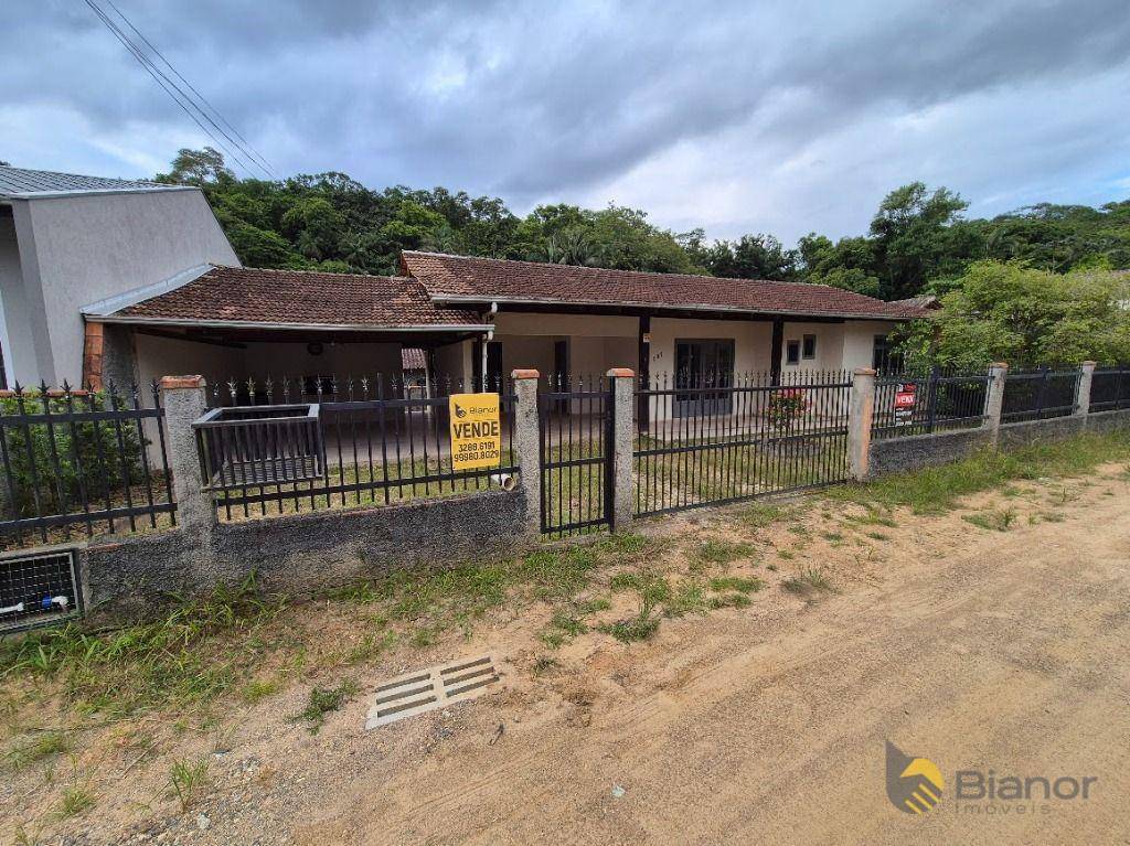 Casa, 3 quartos, 176 m² - Foto 1