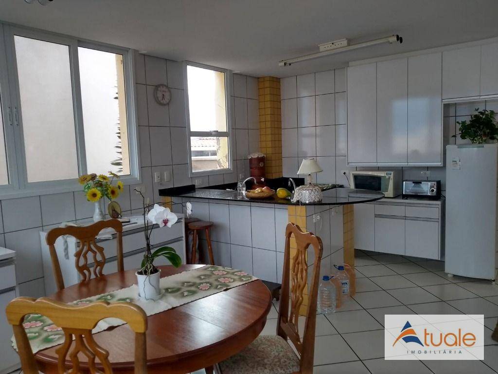 Casa à venda com 4 quartos, 207m² - Foto 12