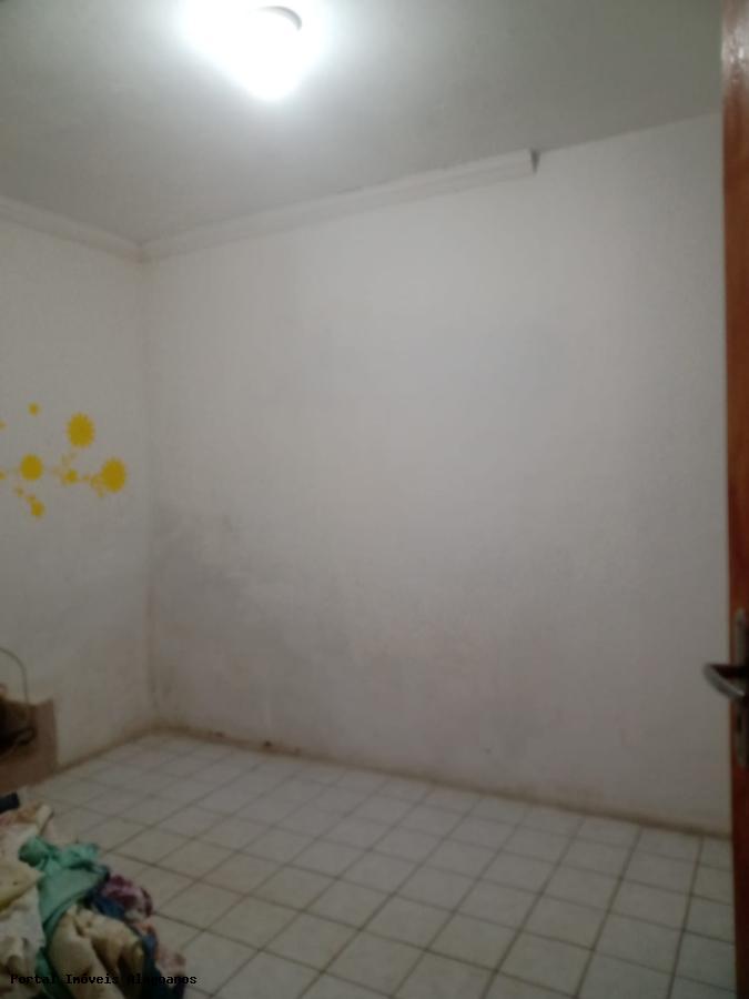 Casa à venda com 6 quartos, 180m² - Foto 8