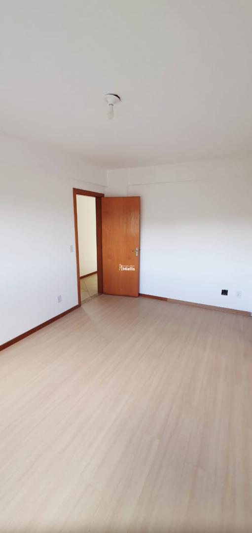 Apartamento à venda com 2 quartos, 67m² - Foto 3