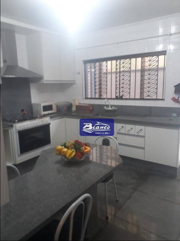 Sobrado à venda com 3 quartos, 296m² - Foto 2